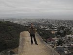 Дербент. Панорама со стен Нарын-кала. Сторожевая площадка на хрен знает какой высоте. Реально, думаю, порывом ветра от туда сдуло не одного стража...