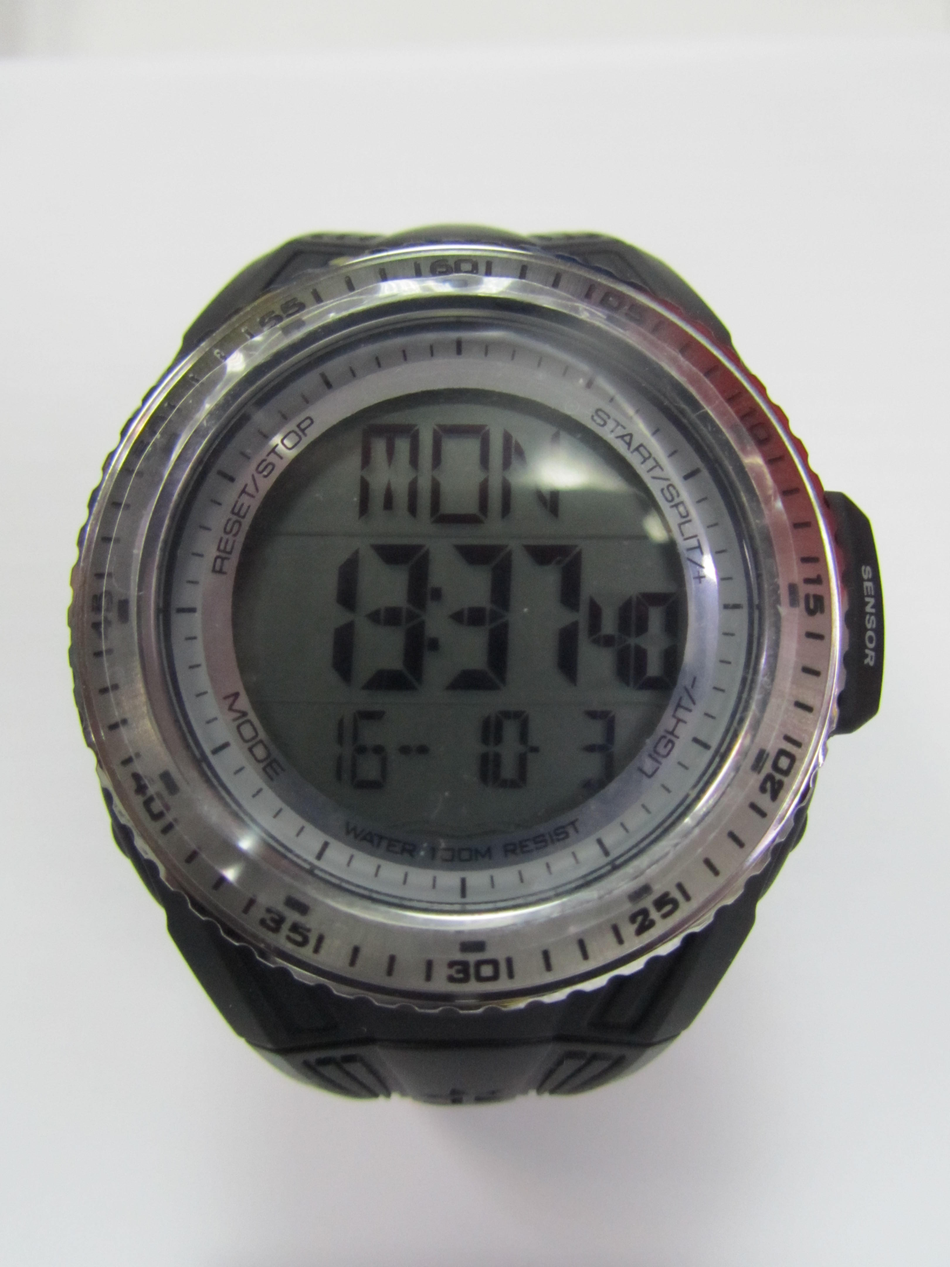 Компьютер для фридайвинга Sargan СТАЛКЕР 100МТ (черные кнопки)